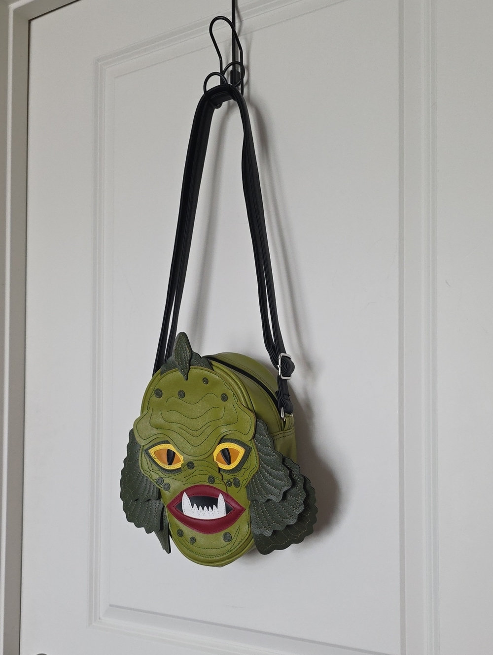 Vixen X Love Pain And Stitches Creature Bag - Picture 1 of 2